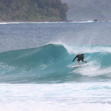 Rumah Nalu Surf Camp Krui Esterno foto