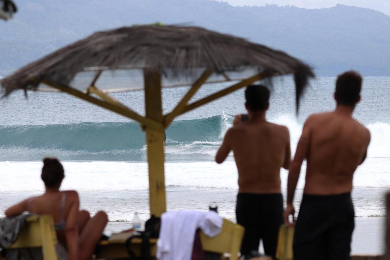 Rumah Nalu Surf Camp Krui Esterno foto