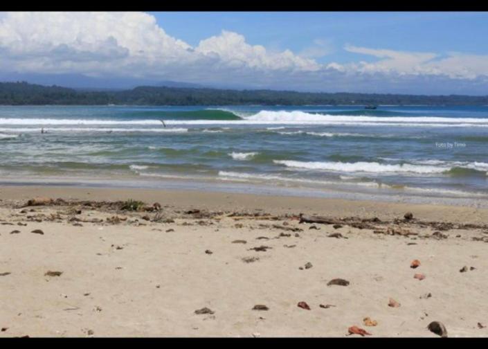 Rumah Nalu Surf Camp Krui Esterno foto
