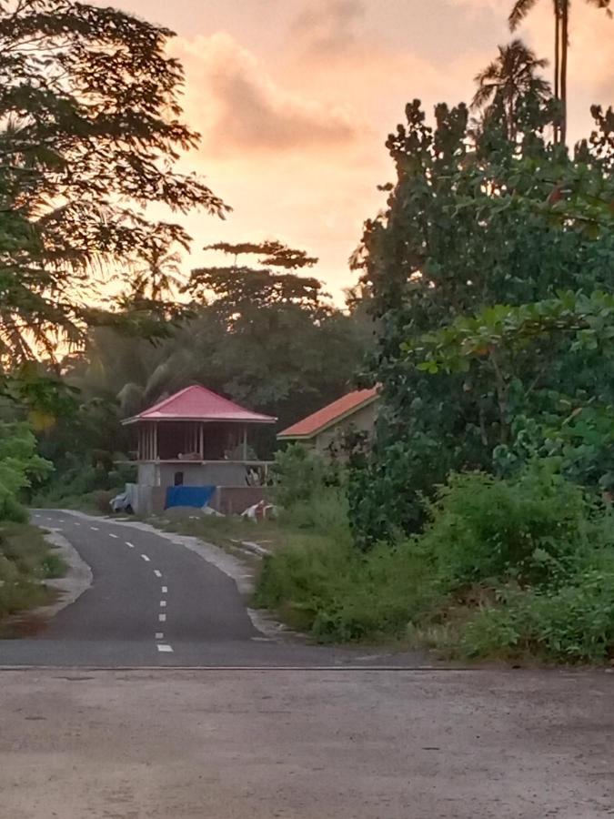 Rumah Nalu Surf Camp Krui Esterno foto