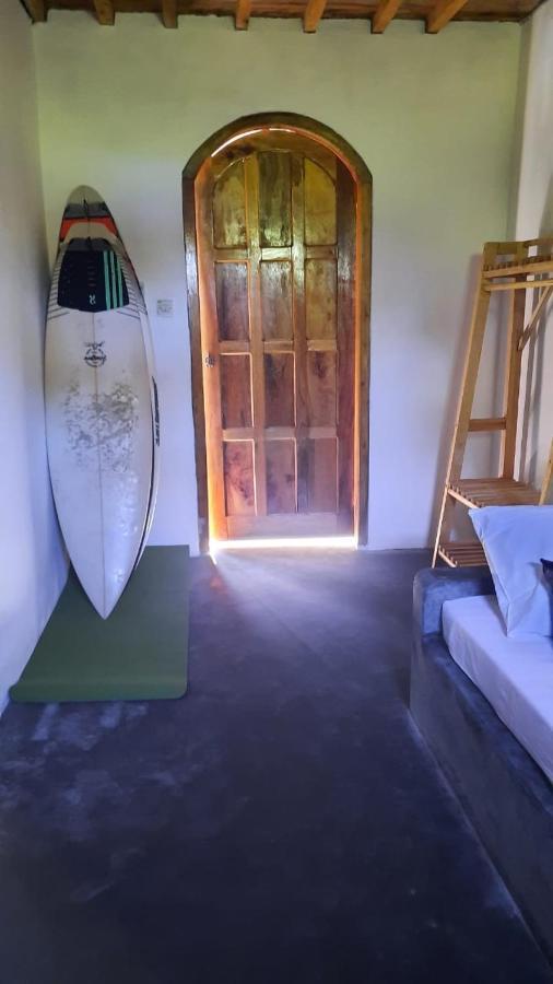 Rumah Nalu Surf Camp Krui Esterno foto