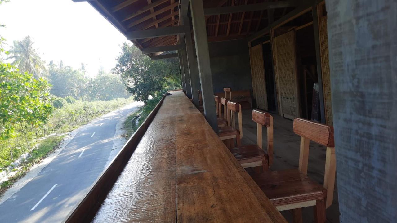 Rumah Nalu Surf Camp Krui Esterno foto